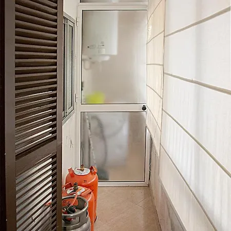 Checkinn - Apartamento De 3 Dormitorios En Triana Sevilla