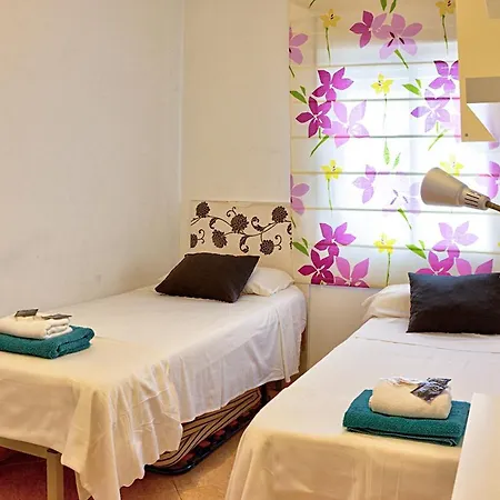 Checkinn - Apartamento De 3 Dormitorios En Triana *